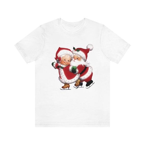 Vintage Santa Claus Skating with Mrs Claus Christmas Shirt Retro Santa Holiday T-Shirt Womens Christmas Tee Cute T Shirt Graphic Holiday Tee