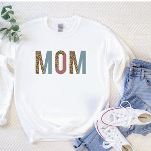 Mom Sweatshirt Mothers Day Shirt Mom Sweater Mom Life Mother&#39;s Day Gift Gift for Mother Mom Gift Mommin&#39; Mother Hustler Baby Shower Gift