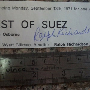 RALPH RICHARDSON (1902 – 1983) Autograph, hand signed page