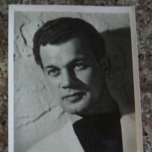 JOSEPH COTTEN (1905 – 1994) Autogramm, handsigniert auf Vintagem Postkartenfoto