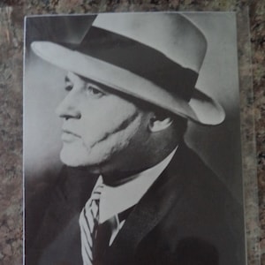 ROD STEIGER (1925 – 2002) Autogramm, handsigniert auf Karte mit Al Capone Foto im Anhang