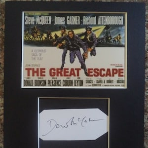 DAVID McCALLUM Autogramm, handsigniert auf Karte, wurde 1963 in dem Film "The Great Escape"