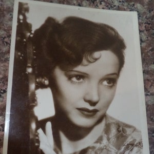 JESSIE MATTHEWS (1907 – 1981) Autogramm, handsignierte Fotokarte, Gaumont British/Gainsboror Star NARKOVER Gouverneur