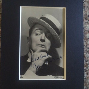 JACK WARNER (1895 – 1981) Autogramm auf signierter Postkarte