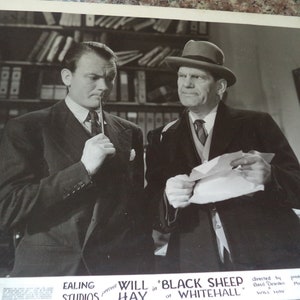 La pecora nera di Whitehall (1942) UK LOBBY CARD Film di Ealing Will Hay e John Mills
