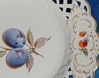 マイセン（1852-1870）果物と花で装飾された小さな透かし彫りの皿