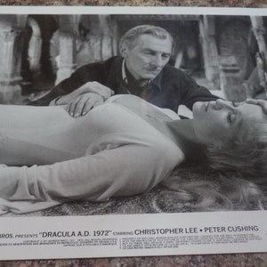 DRACULA AD 1972 (1972) Vintage HAMMER-lobbykaart #NSS 72/248 Christopher Lee/Peter Cushing/Stephanie Beacham