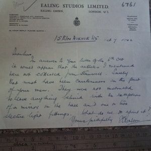CHANDOS BALCON (1891 – 1947) Autógrafo, carta firmada a mano con tinta escrita en Ealing Studios fechada en 1942 PRODUCTOR hermano de Michael Balcon
