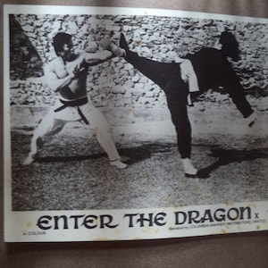 ENTER THE DRAGON (1973) rare carte d'entrée anglaise vintage Bruce Lee et Bolo Yeung