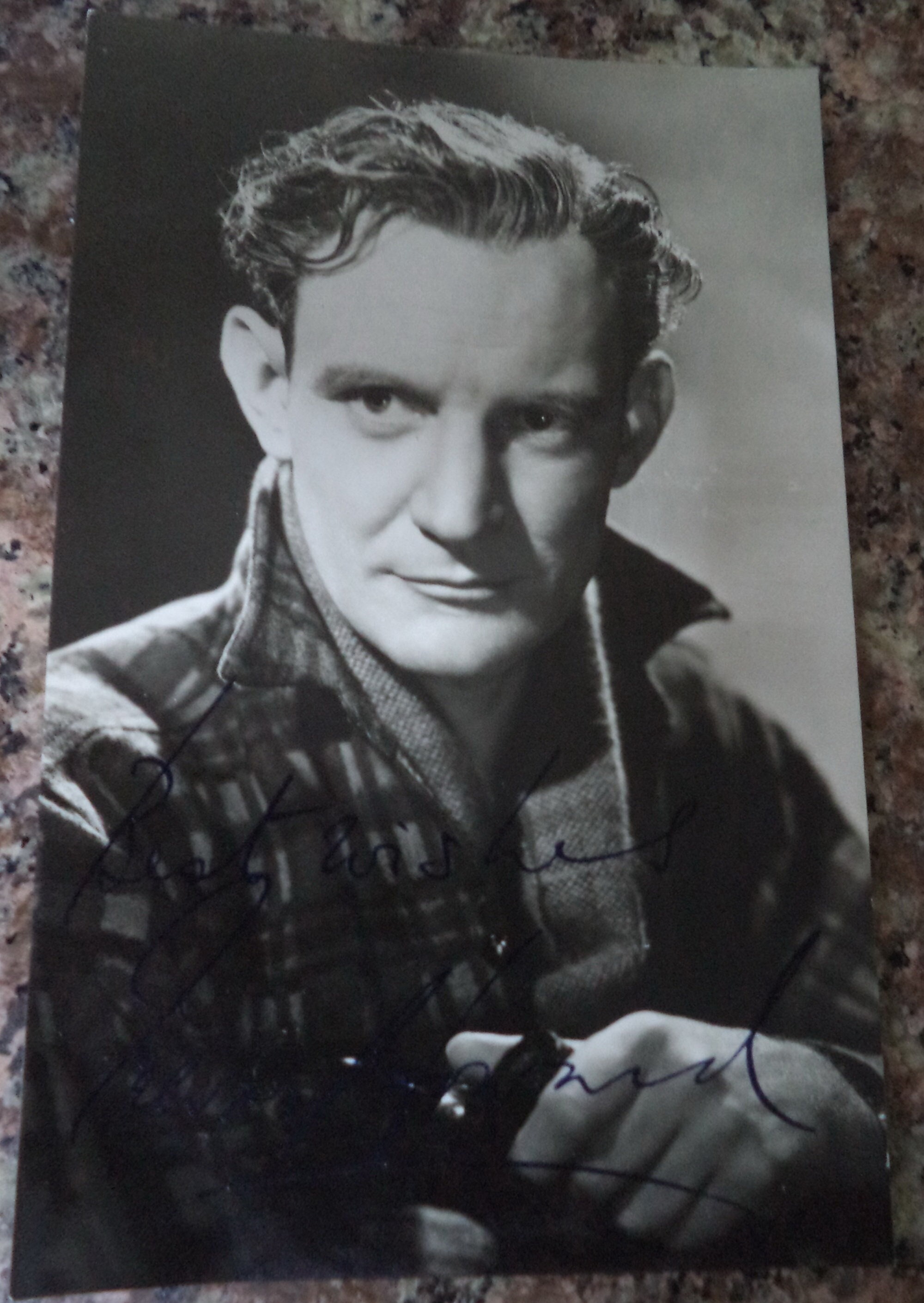 TREVOR HOWARD (1913 – 1988) Autograph, hand signed photo card Brief Encounter/The Third Man/Mutiny on the Bounty