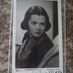 GINA MALO (1909 – 1963) Autógrafo, assinado à mão em cartão postal vintage