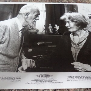 LOS HECHICEROS (1967) 2 x USA Lobby Cards #67/413 Película de Boris Karloff/Catherine Lacey