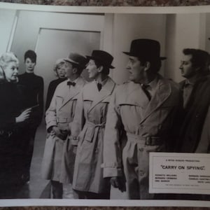 CARRY ON SPYING (1964) Tarjeta de lobby de primera película de peso pesado inglesa