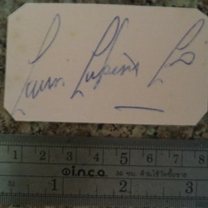 LAURI LUPINO LANE (1921–1986) Autogramm, handsignierte Karte, war in ""Carry on Loving"" (1970)"