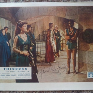 GIANNA MARIA CANALE (1927 - 2009) Autogramm, handsigniert auf englischer Eingangshalle des Films "Theodora, Slave Empress" von 1954