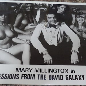Confessioni dal caso David Galaxy (1979) Rara Lobby Card inglese ALAN LAKE Mary Millington film