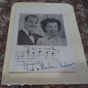 TED & BARBARA ANDREWS 1940er Varieté Akt Autogramm, seltene handsignierte Fotokarte. Eltern von JulieAndrews und Hazel Court (Hammerstar)