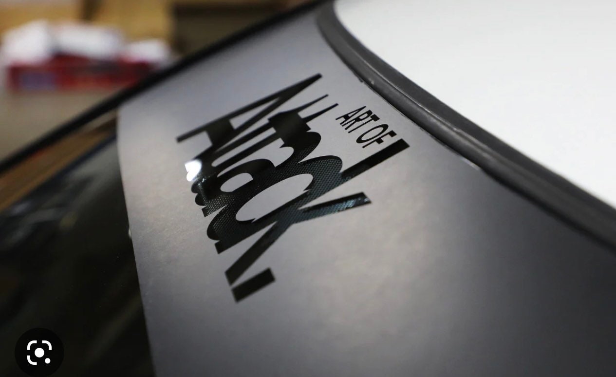 Attack windshield banner for subaru