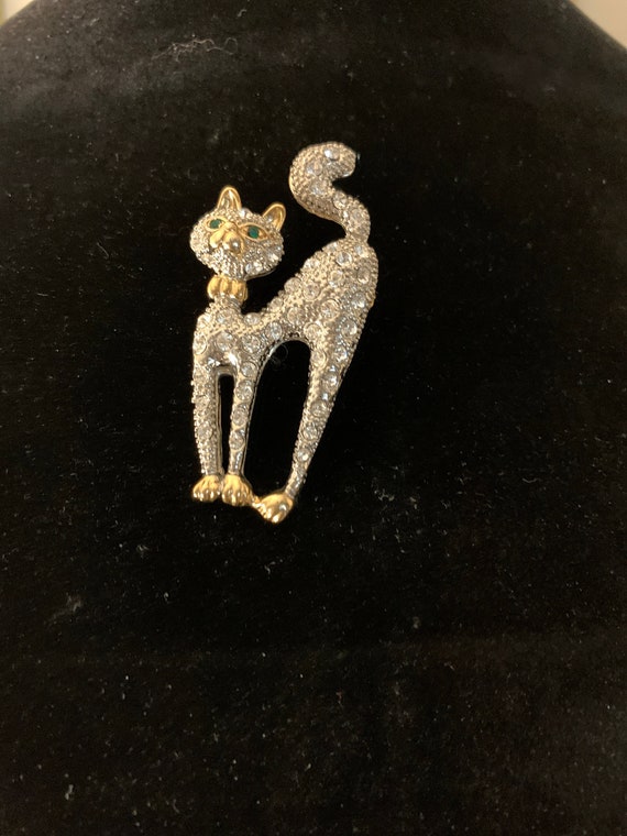 Sassy Cat Broach Vintage