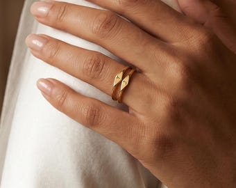 Custom Signet Ring, Personalized Initial Ring, Dainty Oval Ring, Custom Letter Jewelry, Gold Engraved Ring, Bridesmaid Gift, Gift for Her