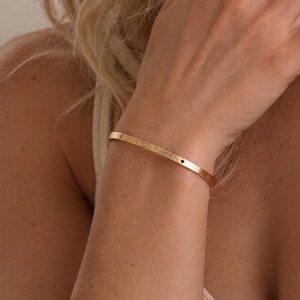 Engraved Bracelet •Dainty Cuff Birthstone Bracelet •Custom Engraved Mini Bar Bracele •Nameplate Bracelet •Christmas Gifts •Mother's Day Gift