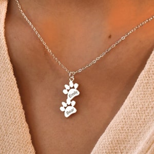 Paw Print Name Necklace • Pet Lover Gift • Minimalist Paw Necklace • Pet Necklace • Cat Paw Necklace •Dog Paw Necklace• Memorial Loss