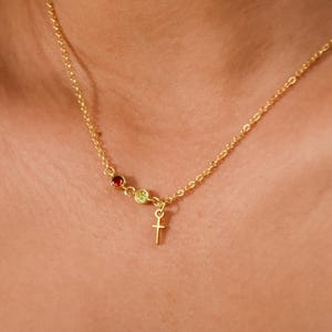 18k Gold Geburtssteine Kreuz • Geburtsstein Kreuz Halskette • Taufe Kreuz Anhänger • Familie Geburtsstein Kreuz Anhänger • Weihnachtsgeschenk