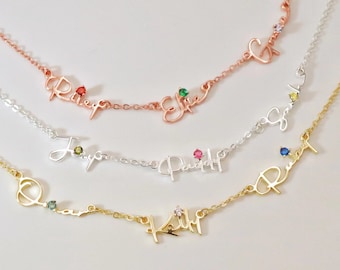 Halsband med familjenamn • Personligt halsband med födelsesten • Graverat halsband med familjenamn • Presenter till mamma • Födelsedagspresent