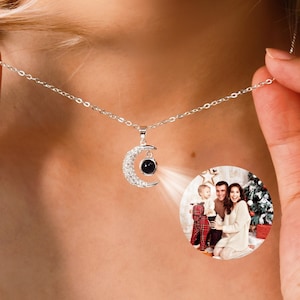 Photo Projection Necklace •Photo Projection Necklace •Personalized Moon Necklace •Memorial Gift•Gift for Her•Mom Necklace•Valentine Day Gift