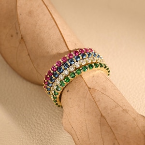 Anello dell'eternità con pietra portafortuna • Anello infinito personalizzato • Gioielli con pietre preziose di cristallo • Anello con pietra portafortuna per la mamma • Anello con fascia con pietra portafortuna • Fede nuziale