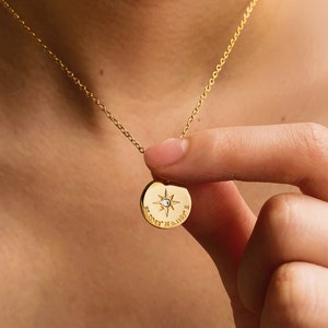 Afstudeercadeaus • Gepersonaliseerde kompasketting • Kompasketting • College afstudeerketting dochter • Klasse van 2024 • Gegraveerd kompascadeau