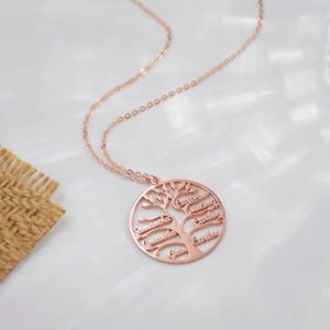 Collier prénom gravé Collier prénom personnalisé Collier arbre de vie Collier prénoms multiples Cadeau pour la famille Cadeau pour maman image 4