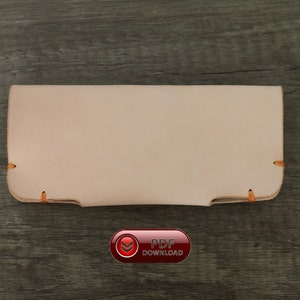 Puede incluir: Una cartera de cuero de color beige claro con costuras naranjas. La cartera rectangular tiene esquinas redondeadas y est&aacute; cerrada. La imagen incluye un bot&oacute;n rojo con el texto "PDF DOWNLOAD".