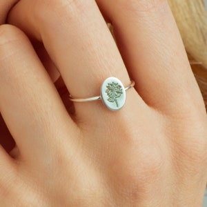 Birth Flower Ring, Floral Ring, Bridesmaid Gift, Minimalist Ring, Dainty Mom Ring, Mothers Day Gift, Sterling Silver Ring, Gold Signet Ring