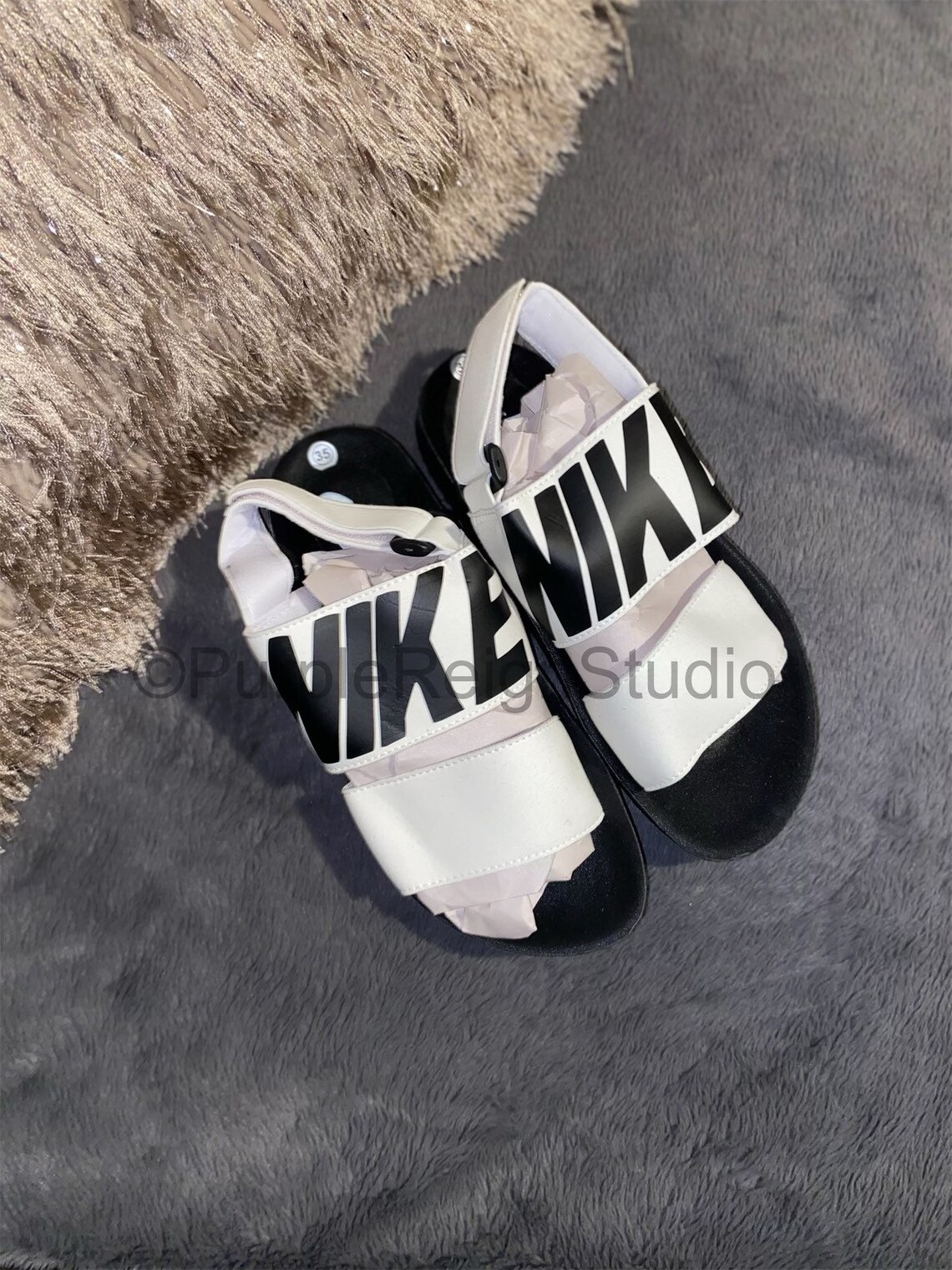 shoe show nike sandals