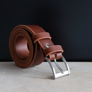 Custom-made belt in full-grain vegetable-tanned leather image 8