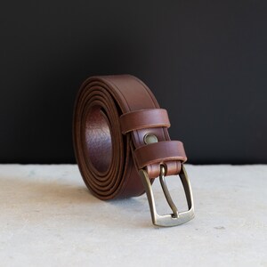 Handcrafted belt in grooved leather image 5