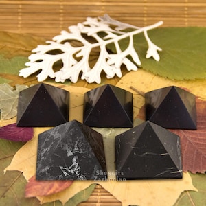 Set 5x middle size Shungite Pyramids | Middle and small size | Polished and unpolished surface | Russian shungite stone