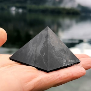 Shungite Pyramid Natural Surface - 2 inches | Authentic shungite stone- 5cm | Raw Karelian shungite from Russia | Emf protector for House