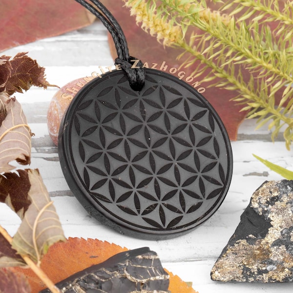 Esto NO es orgonita ni plástico - Collar de shungita auténtica grabado - Flor de la Vida - Amuleto de protección - Piedra natural - Doble cara