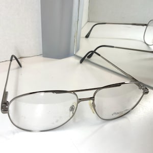 Kenmark VINTAGE aviators. 62-14-150.  GM