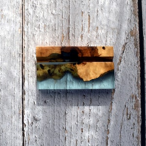 Porta biglietti da visita di lusso in legno di ulivo e resina blu trasparente – Espositore per biglietti da visita fatto a mano, accessorio da scrivania naturale, porta biglietti da visita minimalista in legno e resina