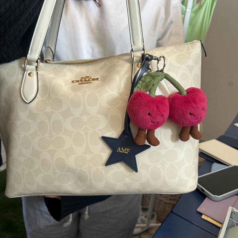 Charm de estrella personalizado para bolso, llavero con monograma inicial de cuero vegano, etiqueta de equipaje, accesorio para bolso personalizado imagen 3