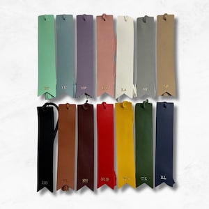 Personalisierte Quaste Lesezeichen, Vegan Leder Benutzerdefinierte Monogramm Initialen Geschenk für Leser, Buchliebhaber Bild 2