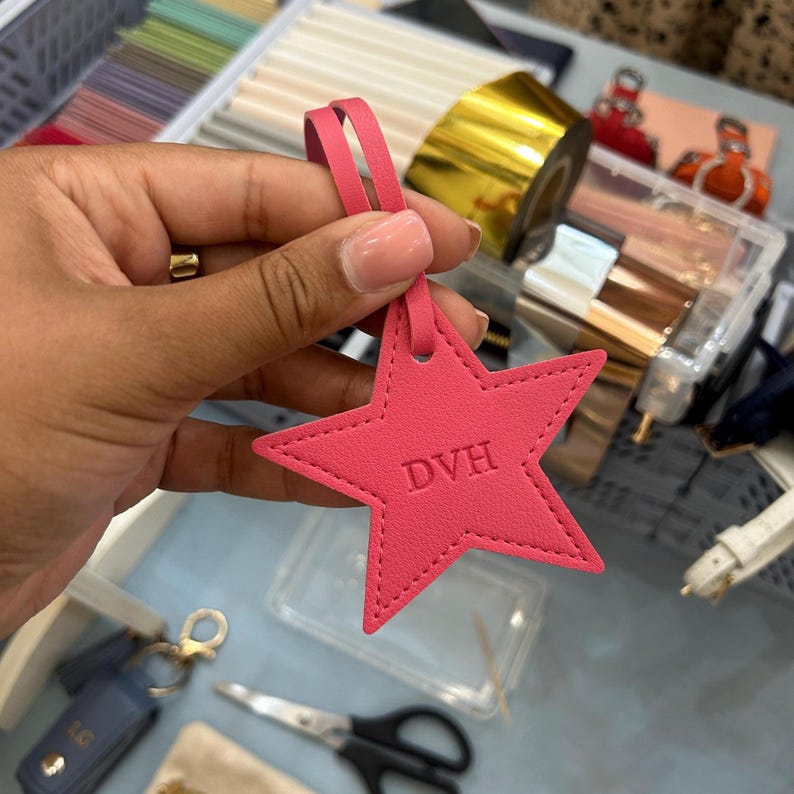 Charm de estrella personalizado para bolso, llavero con monograma inicial de cuero vegano, etiqueta de equipaje, accesorio para bolso personalizado imagen 5