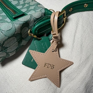 Charm de estrella personalizado para bolso, llavero con monograma inicial de cuero vegano, etiqueta de equipaje, accesorio para bolso personalizado imagen 6