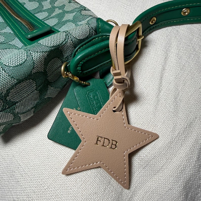 Charm de estrella personalizado para bolso, llavero con monograma inicial de cuero vegano, etiqueta de equipaje, accesorio para bolso personalizado imagen 6