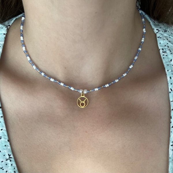 collier signe astrologique en perle