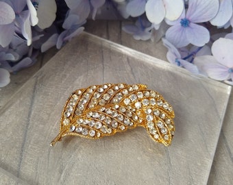 Vintage Rhinestone Feather Brooch, Retro Gold Tone Brooch, Classic Style Pin, Vintage Bling, Sparkly Accessory, Gift for Mother,