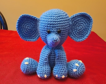 Patrón de gatitos y elefante de ganchillo